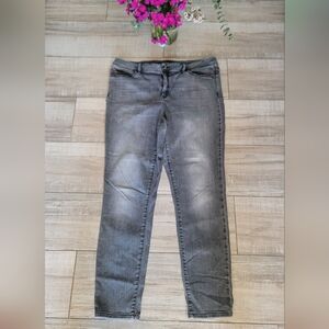 VERA WANG STRETCH DENIM SIZE 16 MOM JEANS- USED GOOD CONDITION